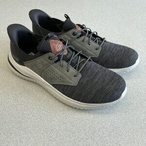 Excellent Skechers Men's Size 10 Black Swift Fit Memory Foam Sneakers